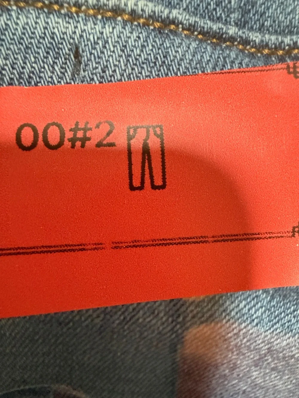 RISEN los ángeles High-Waist Paperbag Blue Jeans with Tie Belt - Women. - Picture 16 of 16